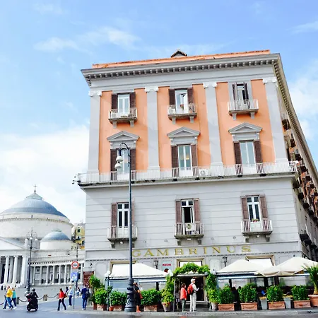 Relais Piazza Del Plebiscito B&B-2